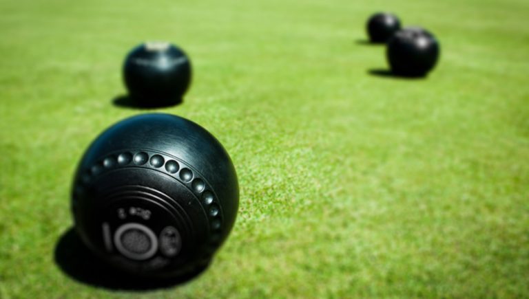Lawn bowling balls
